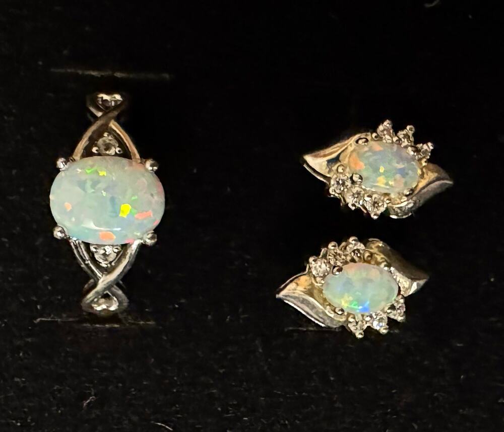 925 Sterling Silver White Oval Opal Ring Size 6.5 and earrings